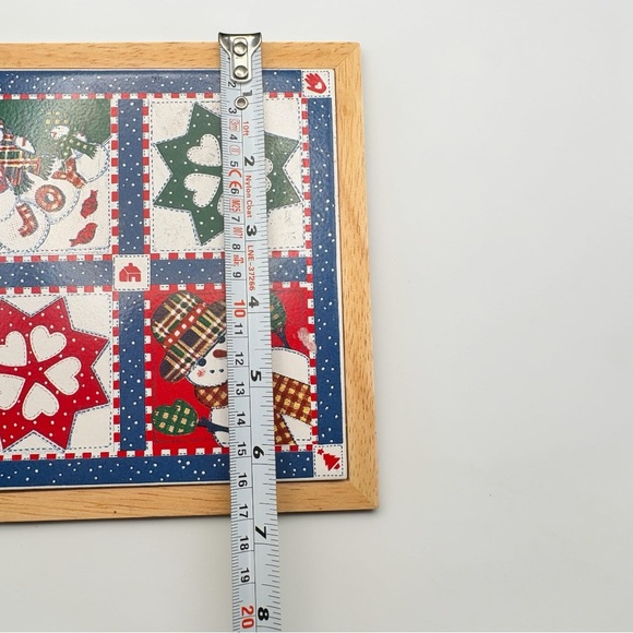 Hallmark Cards Christmas Ceramic Quilt Design With Wood Trim Trivet Vintage - Picture 6 of 7